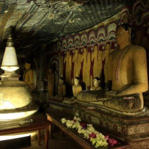 sri-lanka-dambulla-cave-temple-photo-021